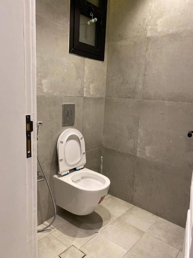 شقه اسس 13 عائليه متكامله Apartment Riyadh