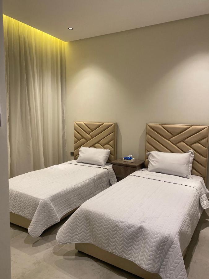 شقه اسس 13 عائليه متكامله Apartment